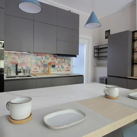 Appartement Modern Flat With Private Garden Milaan