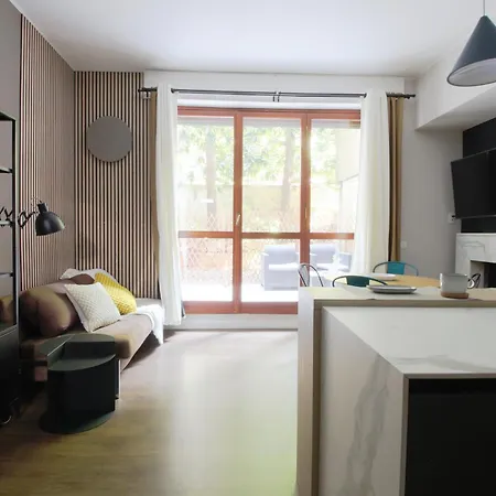 Modern Flat With Private Garden Appartement *