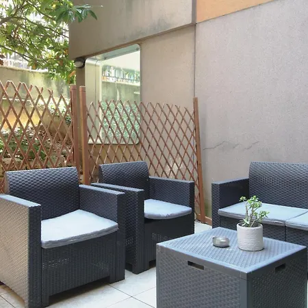 Modern Flat With Private Garden Appartement