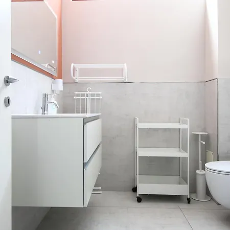 Modern Flat With Private Garden Appartement Milaan