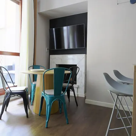 Modern Flat With Private Garden Milaan